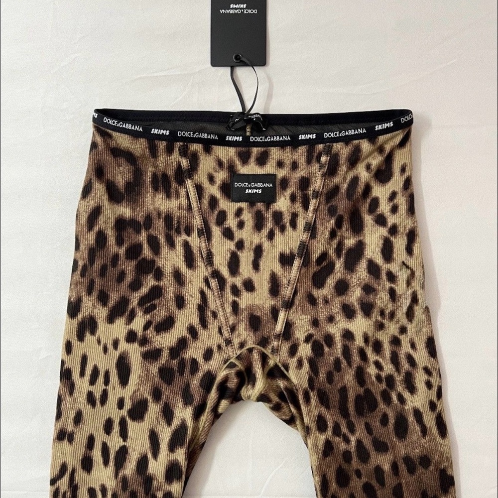 SKIMS
SKIMS x Dolce & Gabbana Cotton Rib Tank - Picture 7 of 7